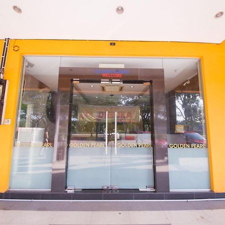 Golden Pearl Hotel Batu Pahat Buitenkant foto