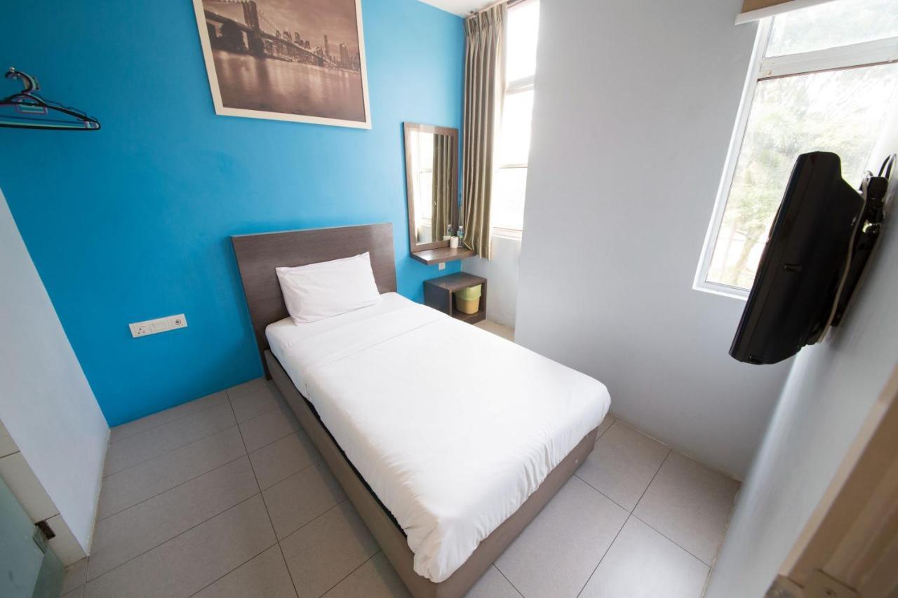 Golden Pearl Hotel Batu Pahat Buitenkant foto