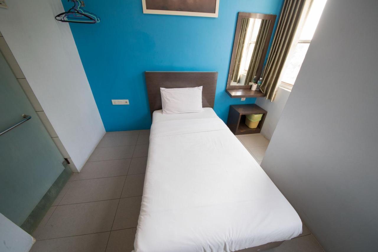 Golden Pearl Hotel Batu Pahat Buitenkant foto