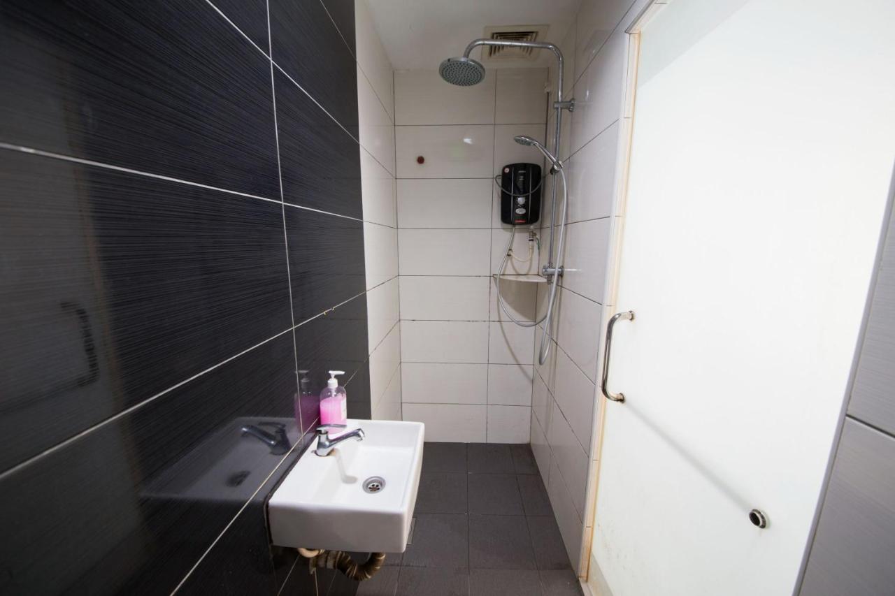 Golden Pearl Hotel Batu Pahat Buitenkant foto