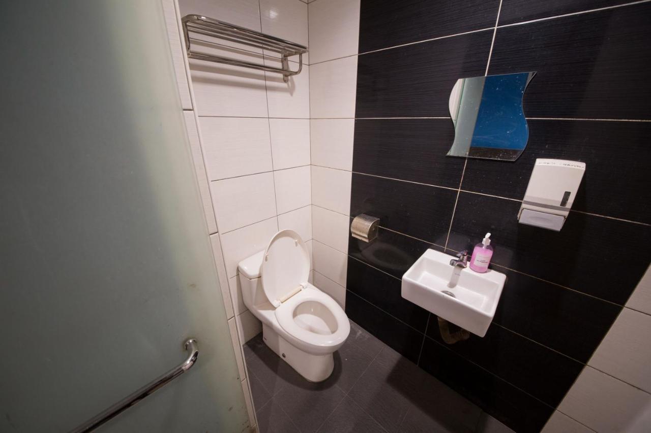 Golden Pearl Hotel Batu Pahat Buitenkant foto