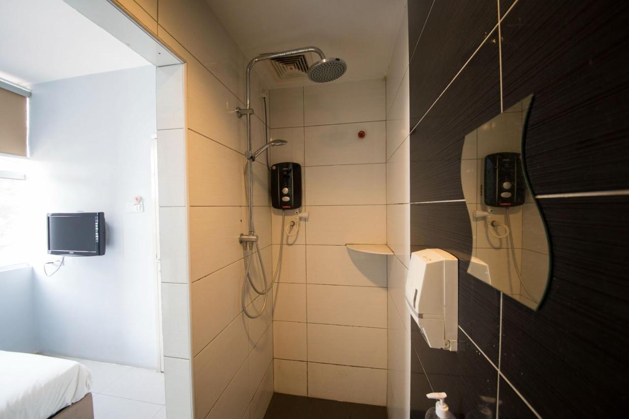 Golden Pearl Hotel Batu Pahat Buitenkant foto