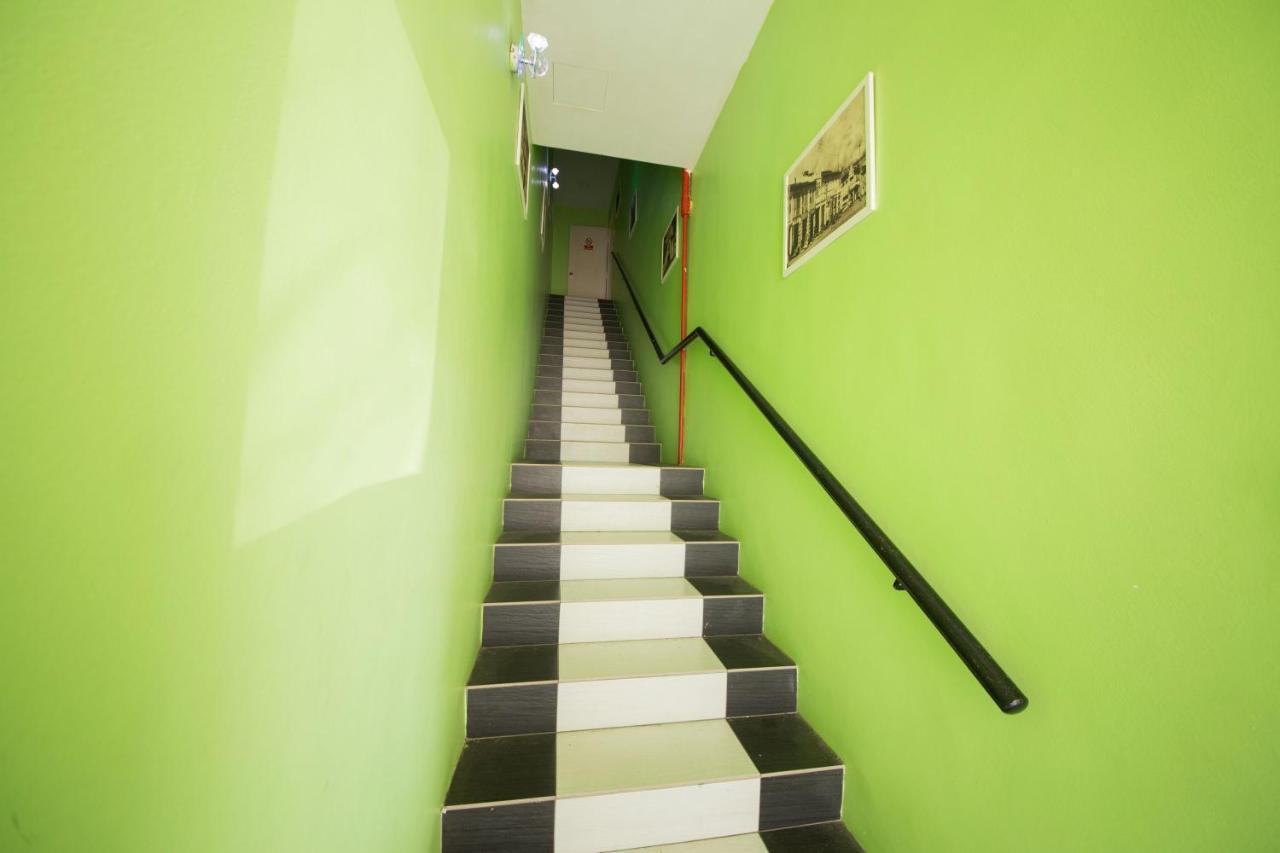 Golden Pearl Hotel Batu Pahat Buitenkant foto